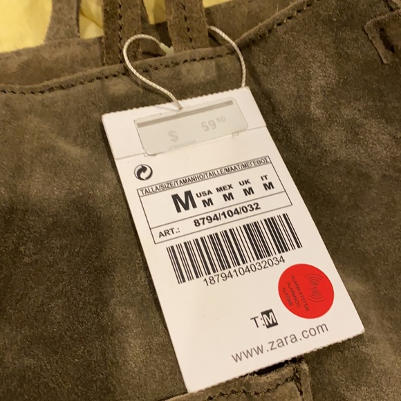 BNWT Zara olive coloured Suede bag with long messenger strap - Picture 2 of 3